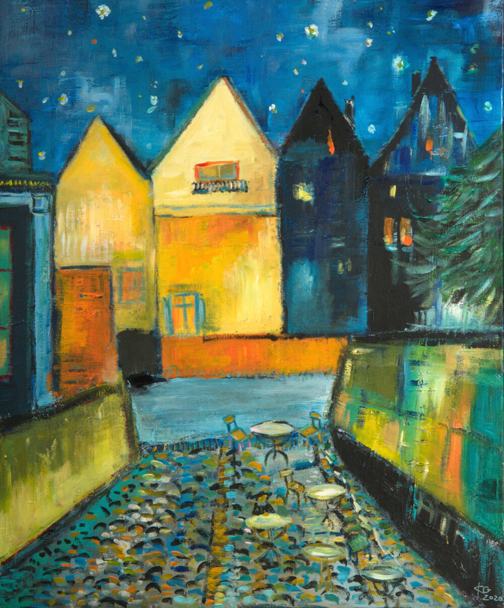 Auch als Lüneburg Kunstdruck im Online Shop von Karin Greife. Gemälde Nachtstint - Fischmarkt Lüneburg. Blick vom Fischmarkt auf die gegenüberliegende Seite des Lüneburger Wasserviertels bei Mondschein in Blau- und Gelbtönen. Man sieht den Zugang zur Ilmenau mit der Lüneburger Hafenmauer, links und rechts, die Ilmenau und angedeutet die Rückseiten einiger Häuser, die auf der Straße Am Stintmarkt neben dem Lösecke-Haus liegen. Diese hier gemalte Szenerie dient oft auch als Kulisse bei Dreharbeiten für die ARD-Telenovela "Rote Rosen". Karin Greife hat den Malstil und die Farbwahl angelehnt an das berühmte Gemälde "Nachtcafé" von Vincent van Gogh aus dem Jahre 1888 und das Bild deswegen "Nachtstint" betitelt.