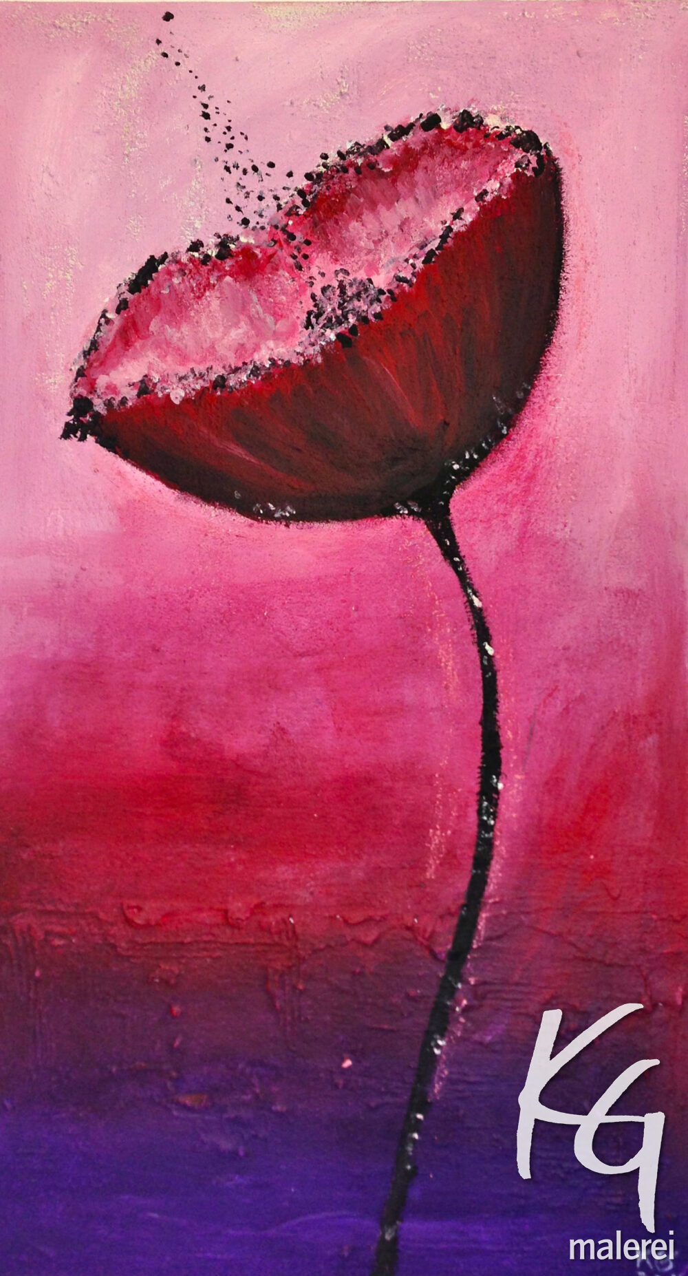 Das Gemälde Mohn zeigt eine einzelne kräftig rote Mohnblume vor rosa lila Hintergrund