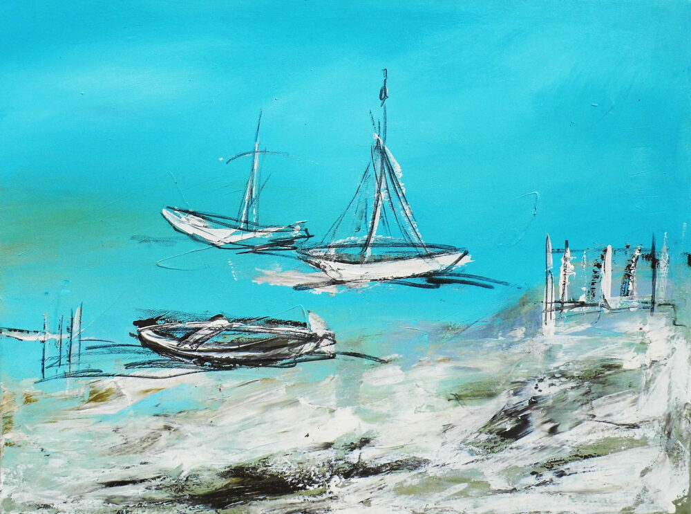 Das Gemälde Normandie-Boote entstand währende einer Malreise nach Regnéville Sur Mer in der Normandie in Frankreich. Es zeigt im abstrakten Stil zwei weiße Segelboote und ein Ruderboot am Strand/ Hafen von Regnéville-sur-Mer unter strahlend blauem Himmel im Juli. Angedutet sind ein Steg und der Sand mit Steinen am Strand. Die Szene könnte aber auch überall sein, sie ist nicht typisch für diesen Ort.